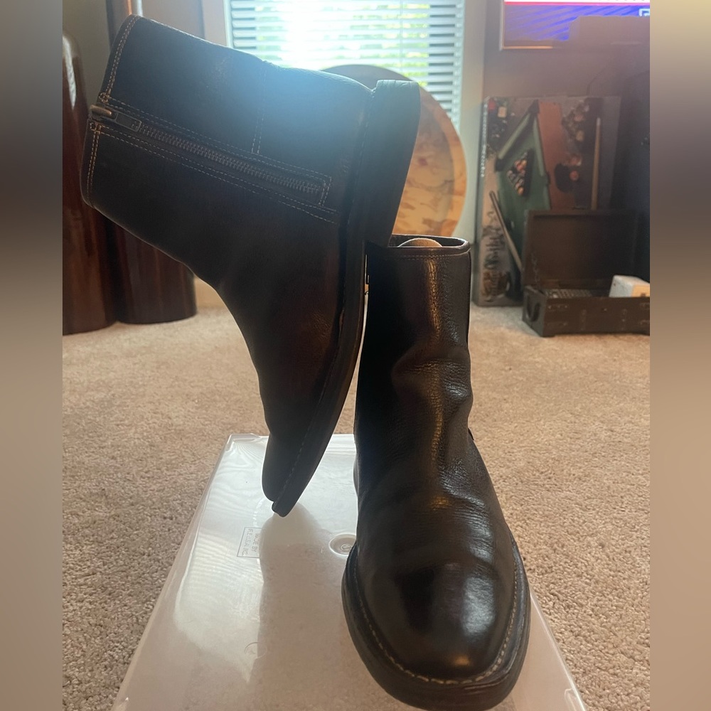 Cole Hann boot size 8.5